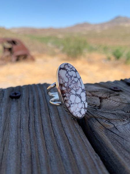 Oval of Wild Horse ring size 9