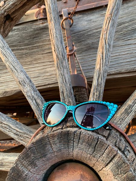 Cateye Sunglasses in Turquoise on Black